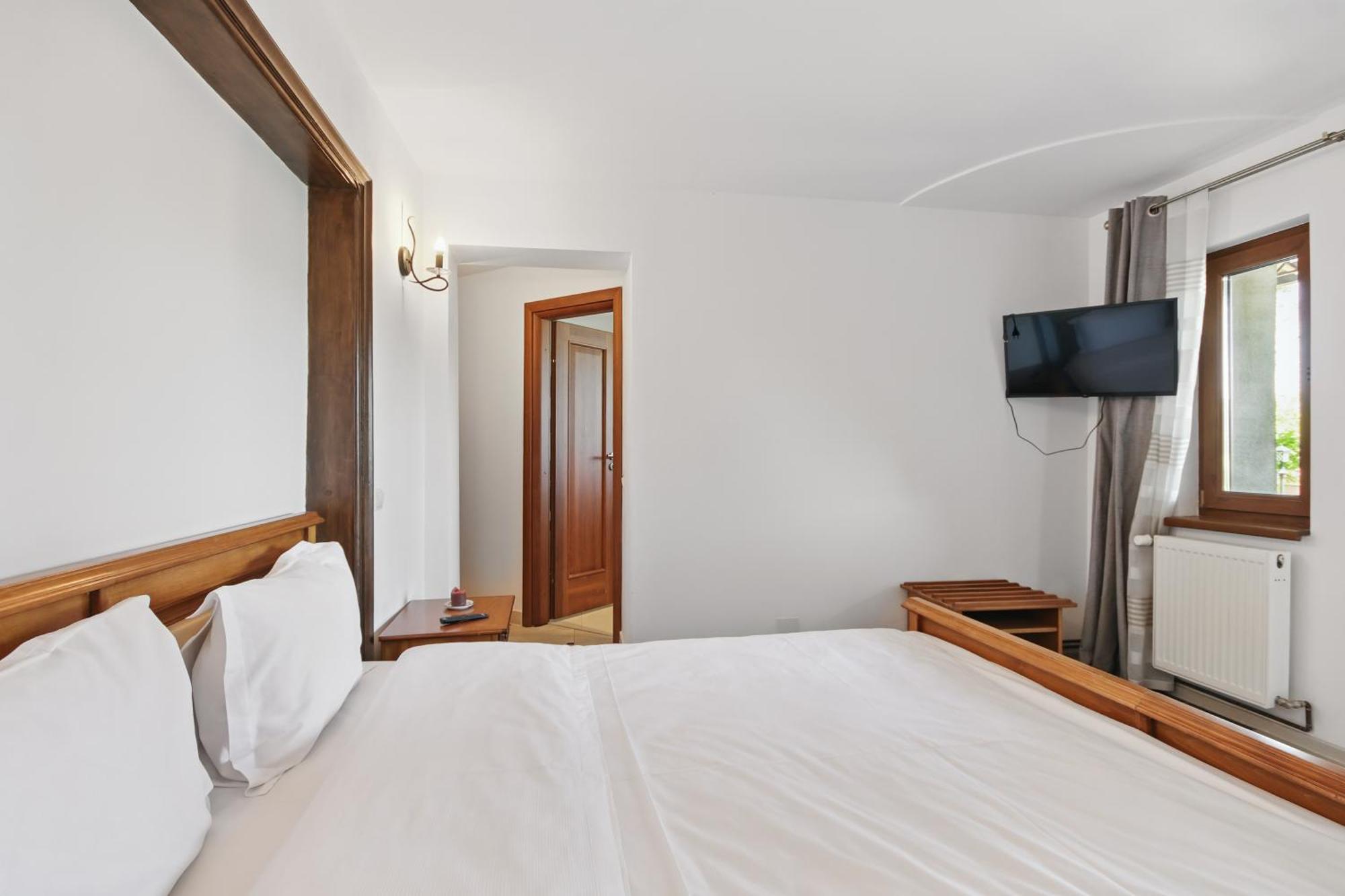 Casa Galand Hotel Parscov Buitenkant foto